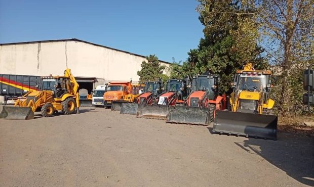 تحویل ۱۱۹ خودروی خدمات رسان به شهرداری ها و دهیاری های گیلان توسط سازمان همیاری