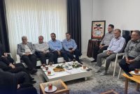 دیدار اعضای شورای اسلامی و شهردار رشت با خانواده شهید توحید مهرپور مامور پلیس راه گیلان و جانشین پلیس راه رشت لاهیجان