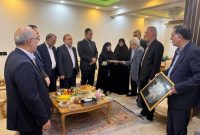 تجدید پیمان مسئولان گیلانی با خانواده‌ آزاده سرافراز مرحوم «آیت گنجی» در رشت