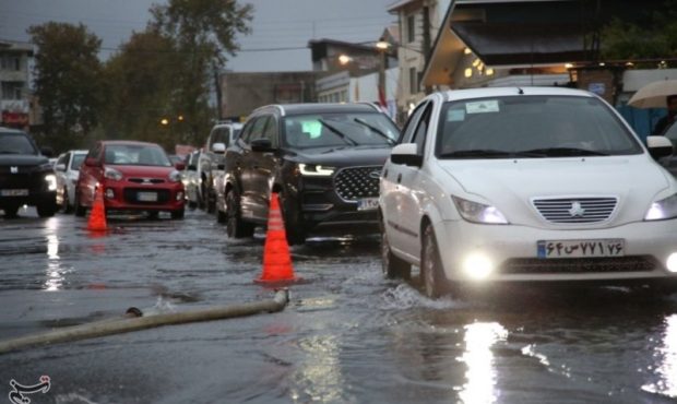 شهردار انزلی: آبگرفتگی معابر به‌طور کامل رفع شد / هیچ نقطه‌ای از شهر زیر آب نیست